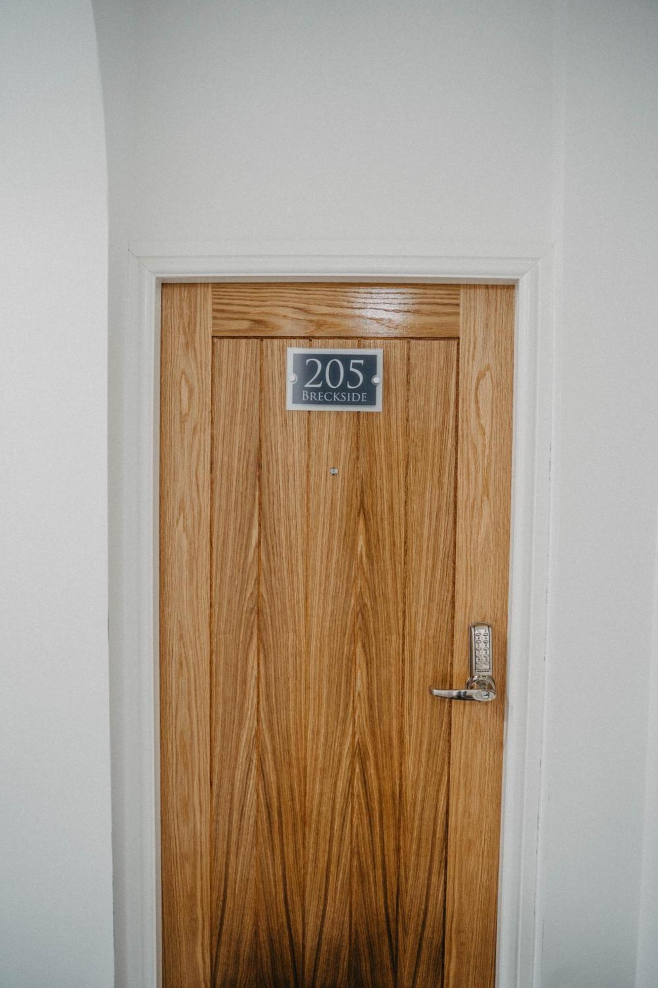 Hotel Flat Iron Anfield Liverpool Exterior foto