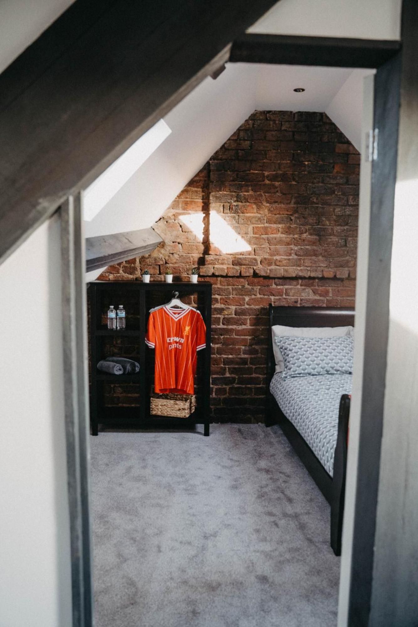 Hotel Flat Iron Anfield Liverpool Exterior foto